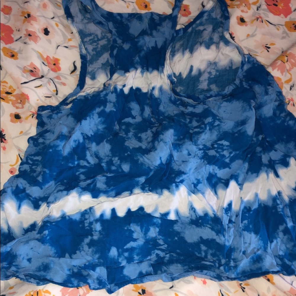 The dye blue and white tank top